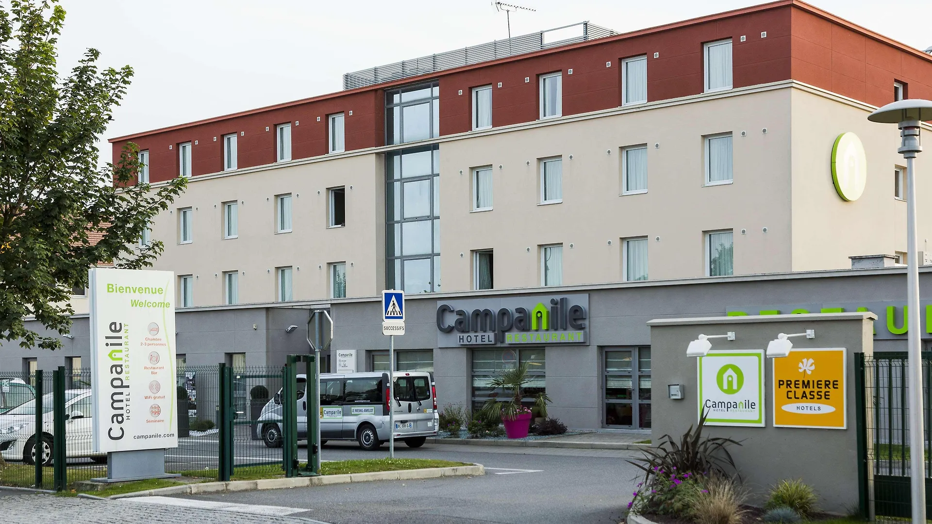 ***  Campanile Roissy - Aeroport Cdg - Le Mesnil Amelot Hotel France